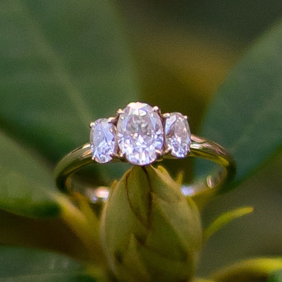 Moissanite Oval Stones Engagement Wedding Ring 14K - Picture 2 of 8